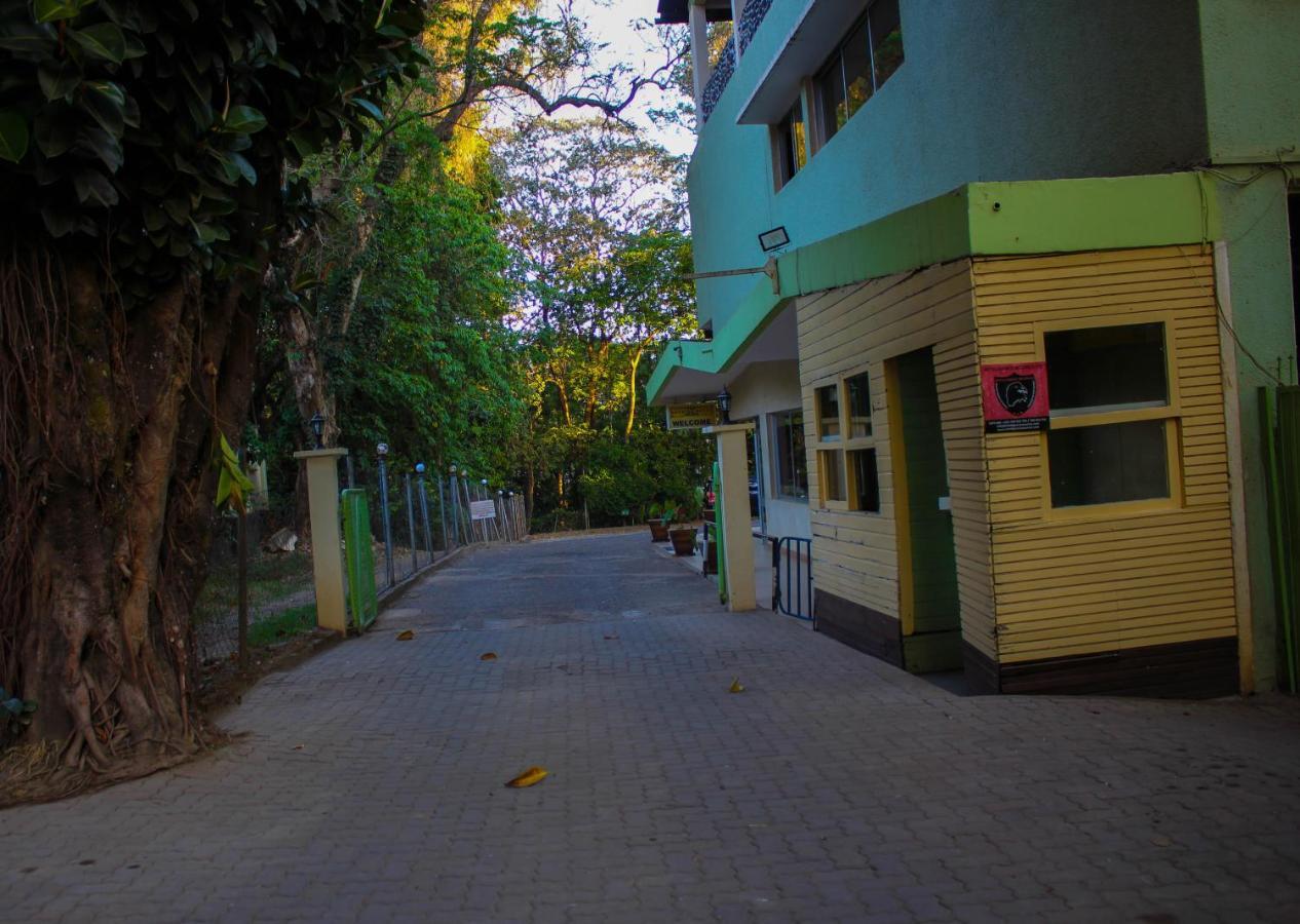 Equator Hotel Arusha Exterior foto