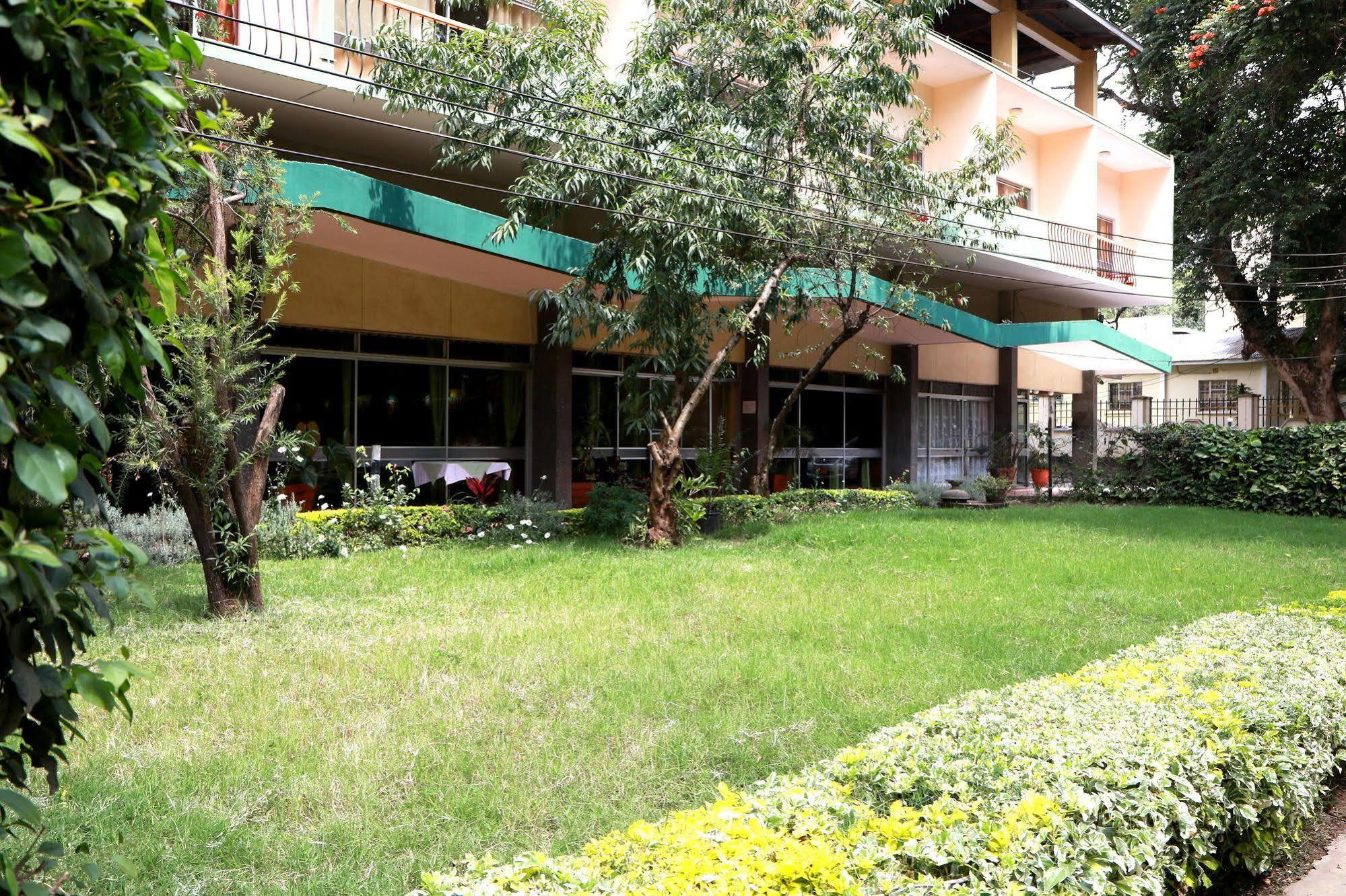 Equator Hotel Arusha Exterior foto